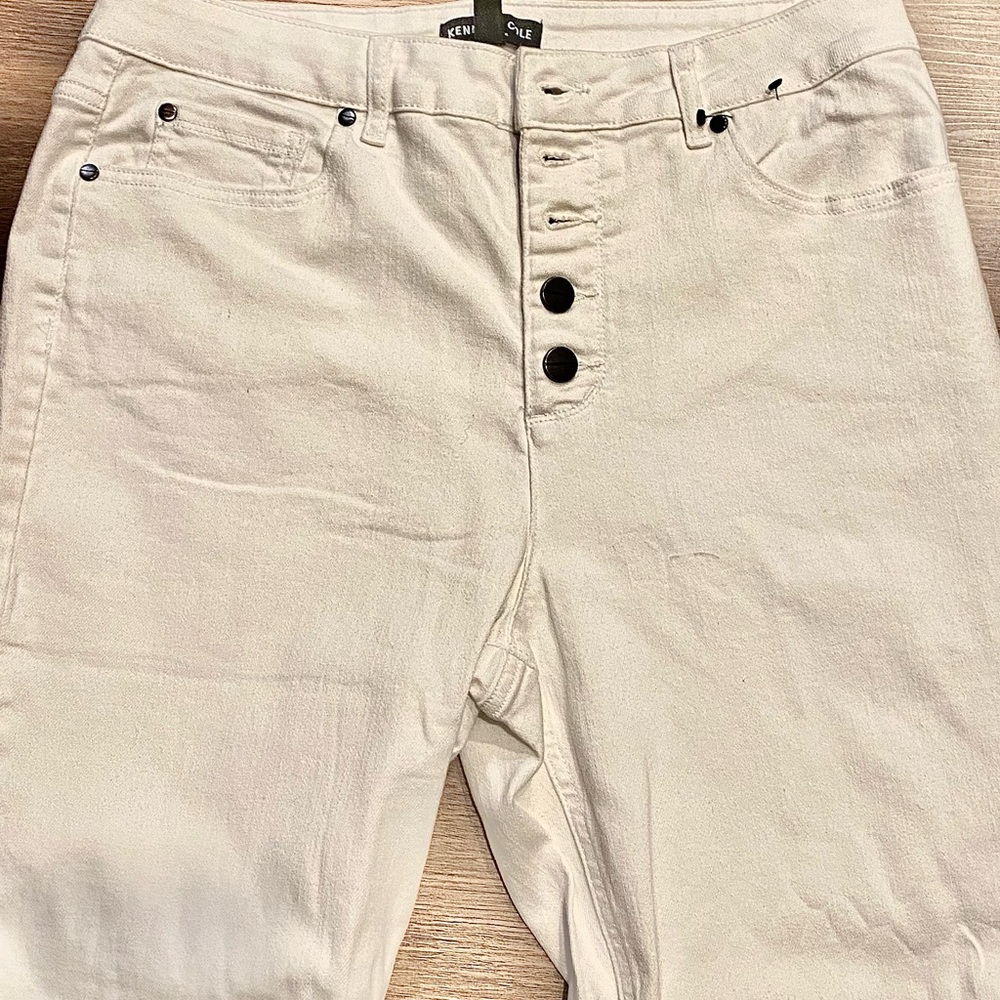 Kenneth Cole High Rise White Button-Fly Jeans - Picture 7 of 8